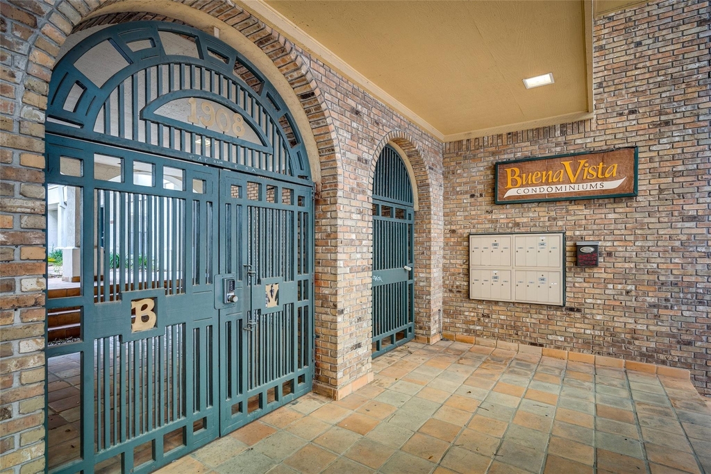 1908 San Antonio - Photo 2