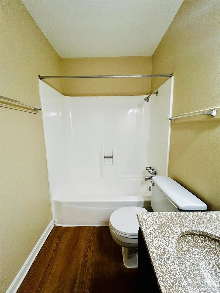 1000 W 26th St - Photo 18