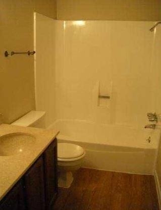 1000 W 26th St - Photo 3