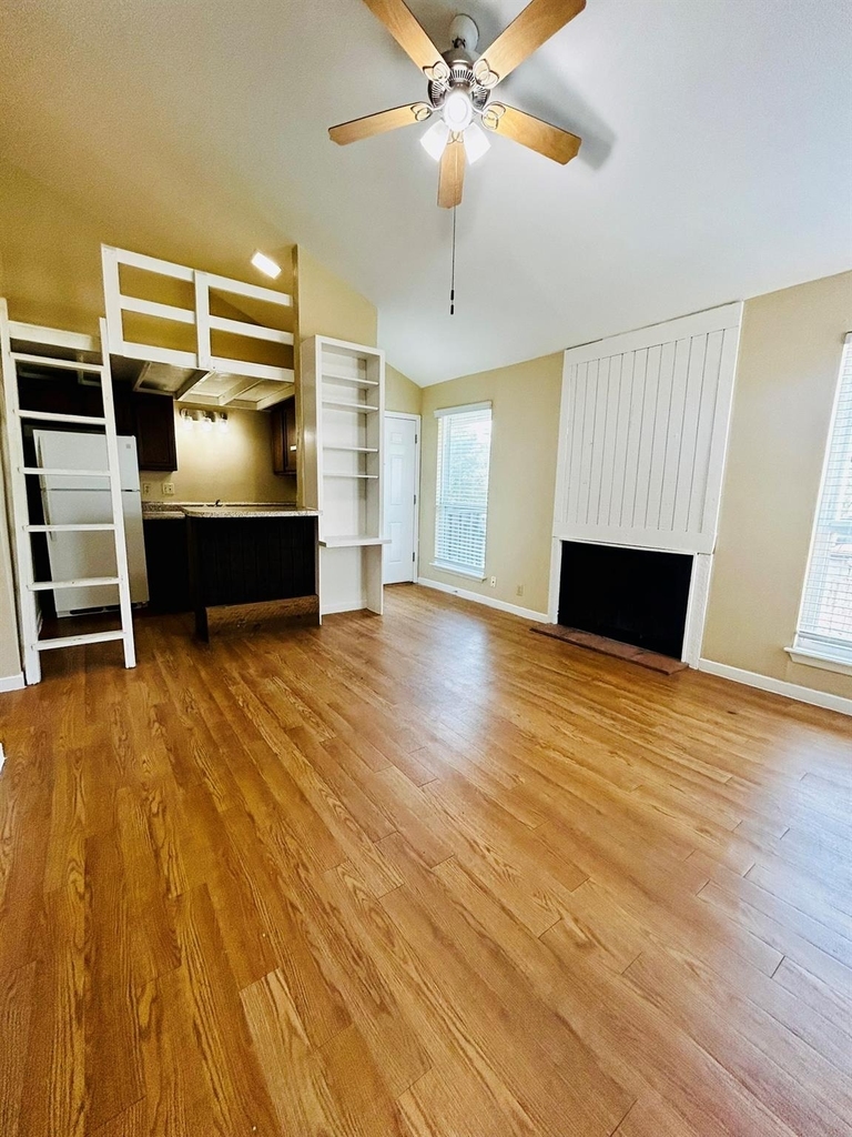 1000 W 26th St - Photo 7