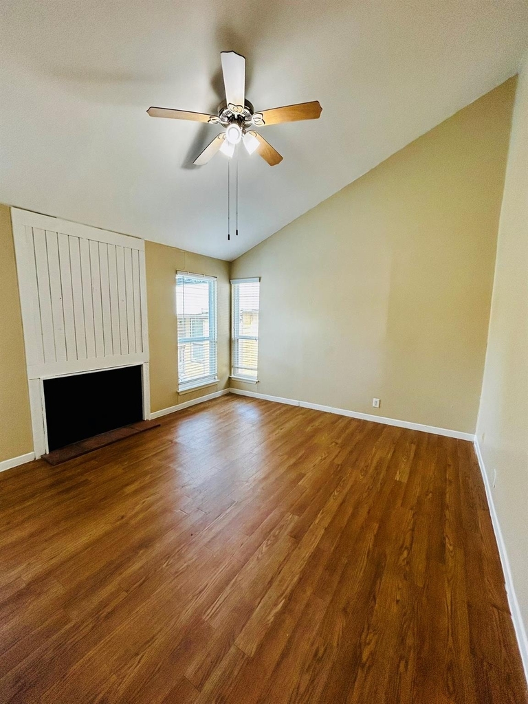 1000 W 26th St - Photo 8