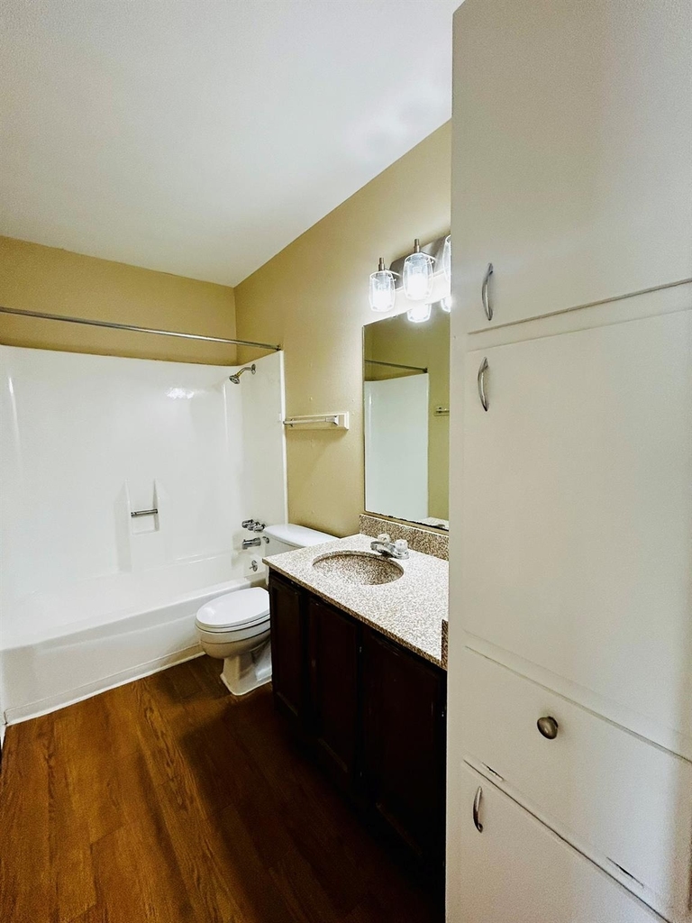 1000 W 26th St - Photo 16