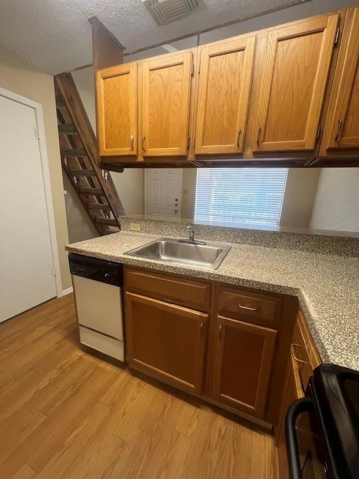 2210 Pearl St - Photo 10