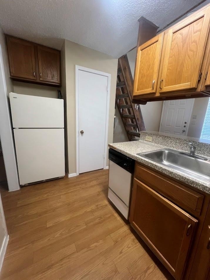2210 Pearl St - Photo 9