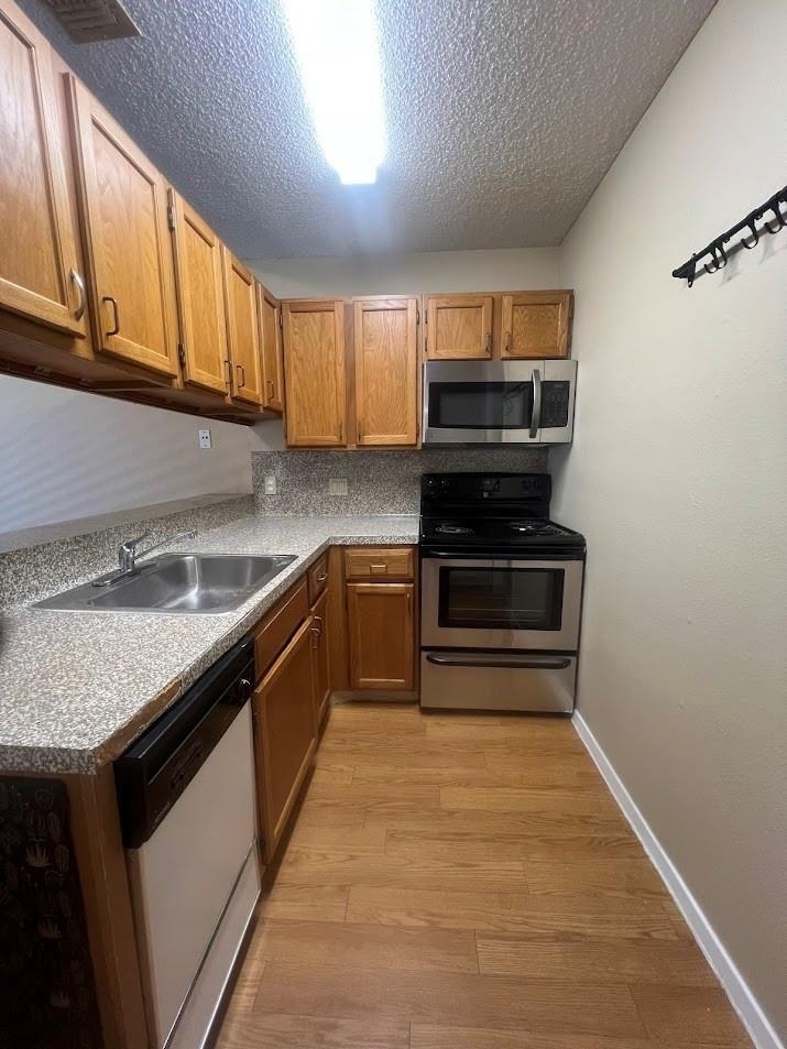 2210 Pearl St - Photo 8