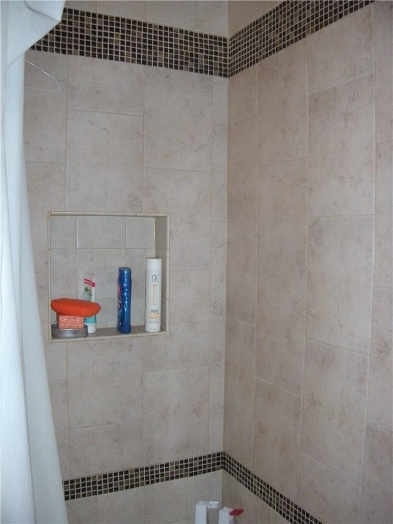 915 W 23rd St - Photo 16