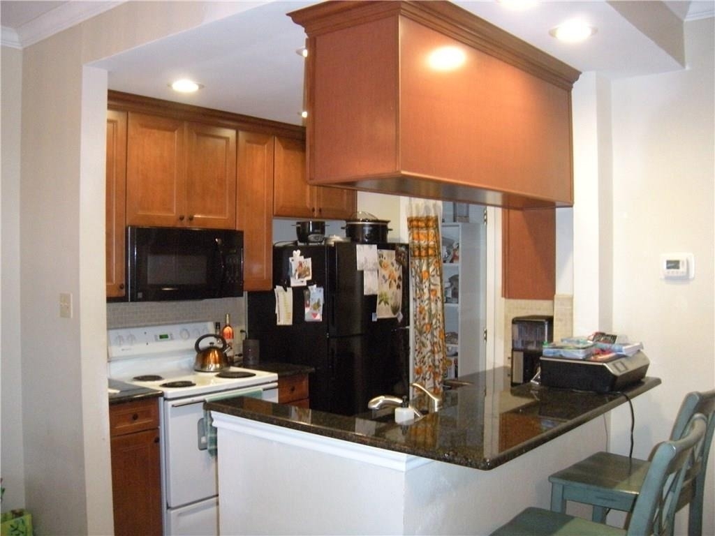 915 W 23rd St - Photo 6