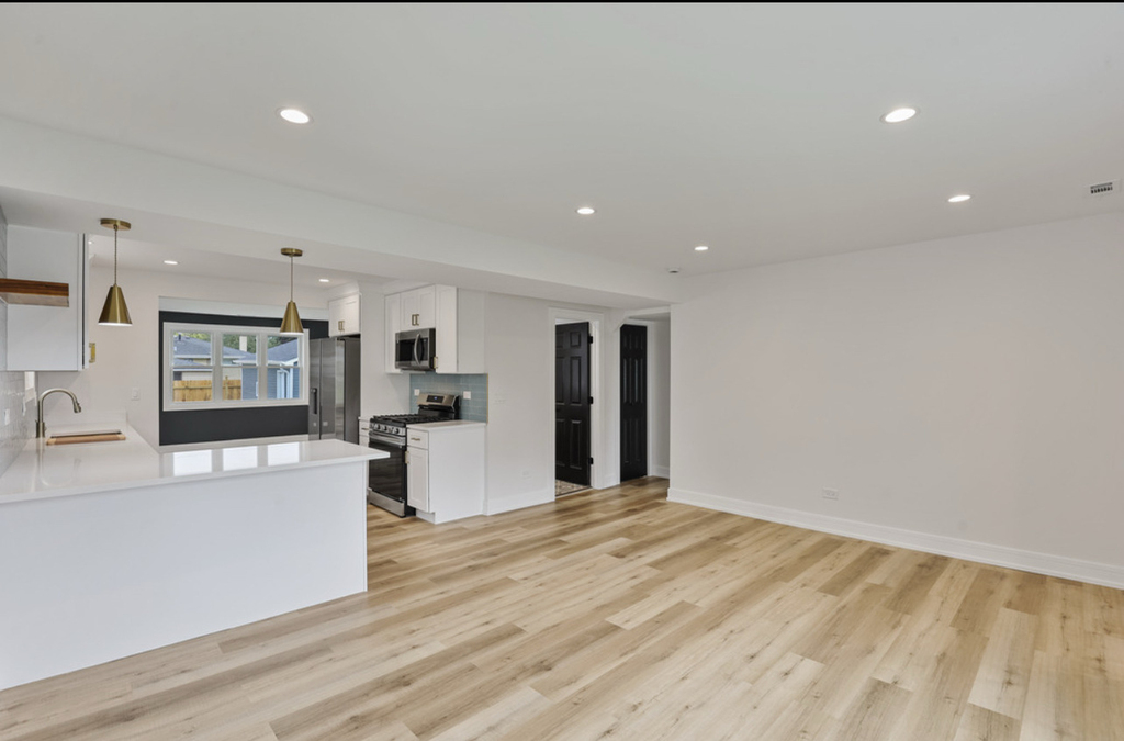 9705 Oak Park Avenue - Photo 4