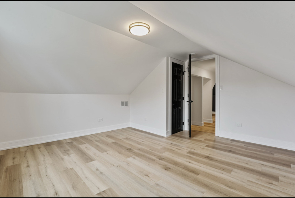 9705 Oak Park Avenue - Photo 37