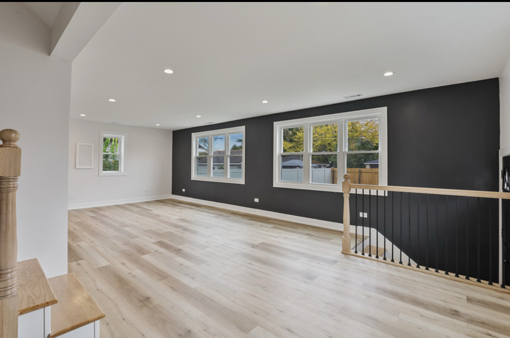 9705 Oak Park Avenue - Photo 26