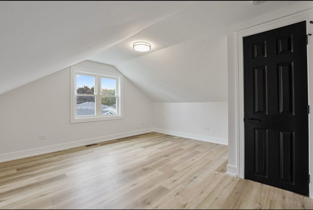 9705 Oak Park Avenue - Photo 35