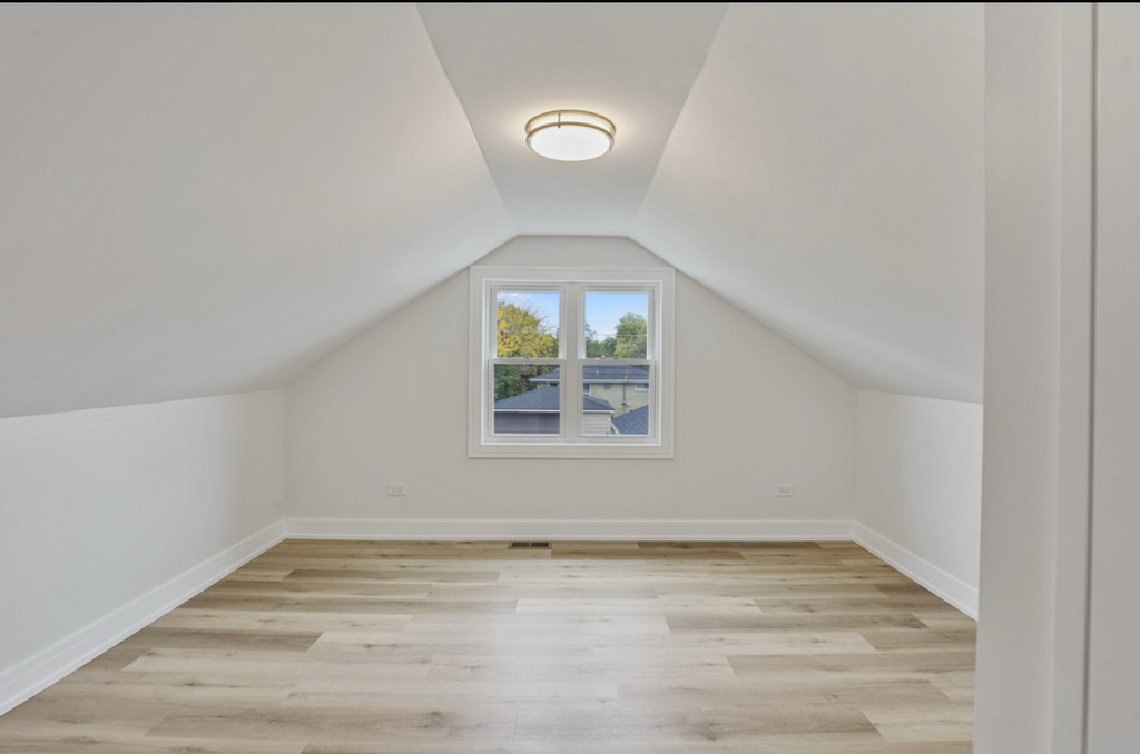 9705 Oak Park Avenue - Photo 33