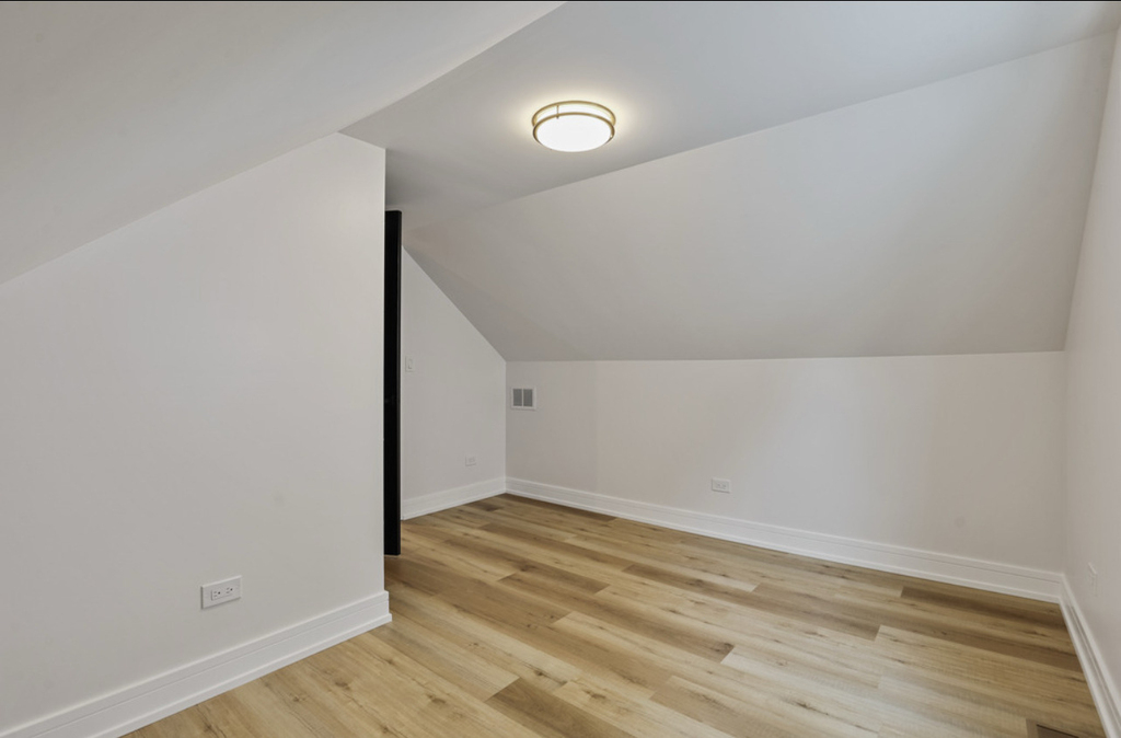 9705 Oak Park Avenue - Photo 39