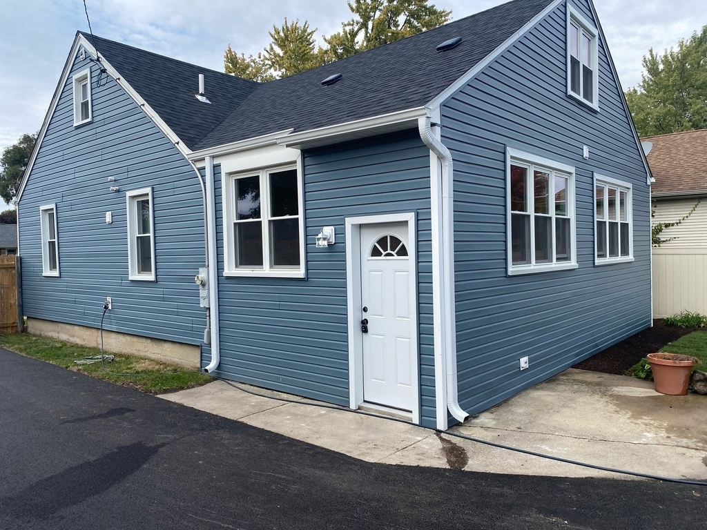 9705 Oak Park Avenue - Photo 1