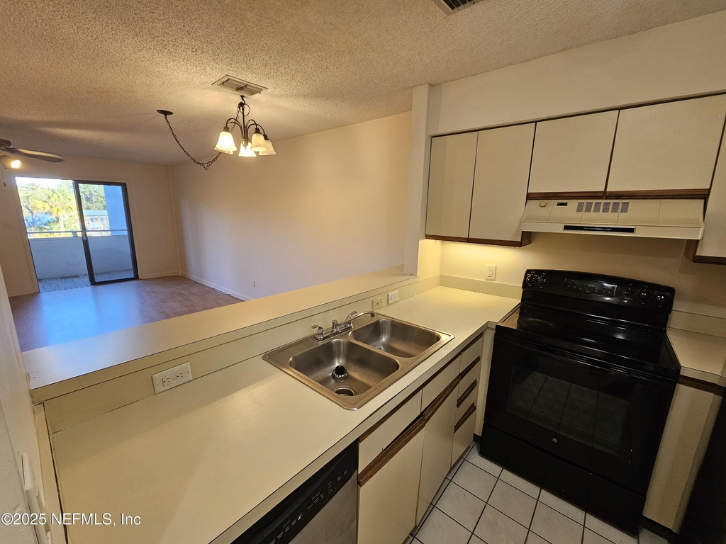 1307 River Hills Circle E - Photo 8