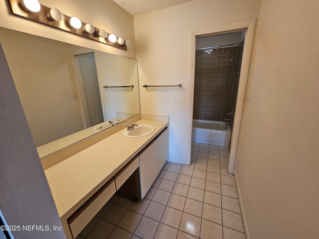 1307 River Hills Circle E - Photo 14