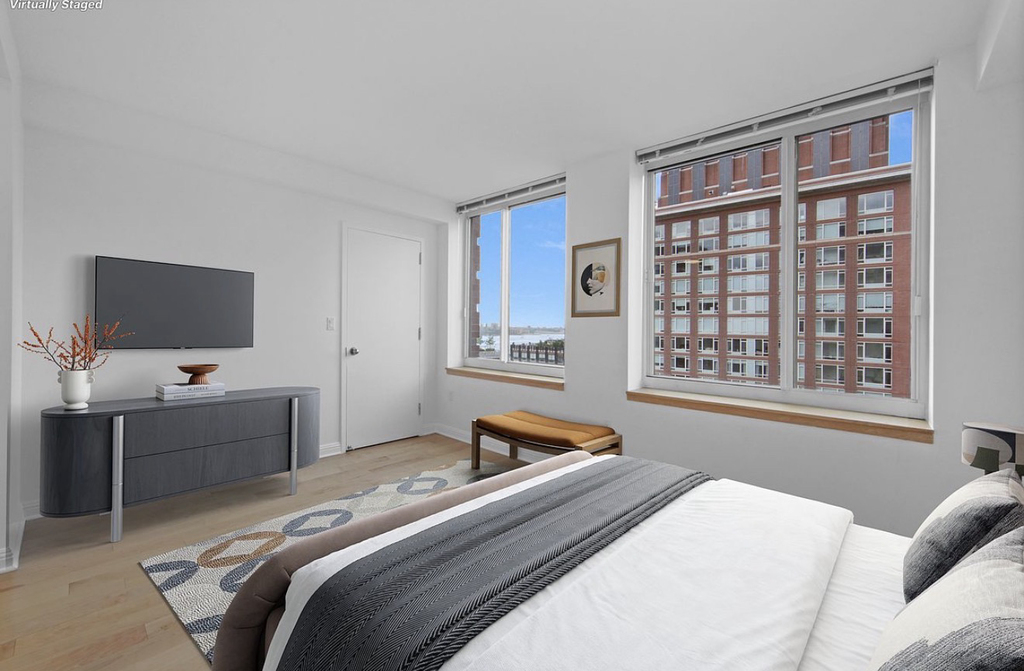 211 North End Avenue - Photo 3