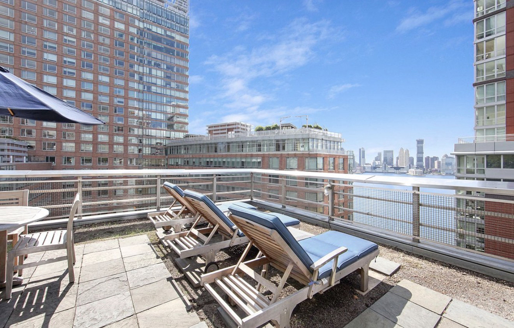 211 North End Avenue - Photo 8