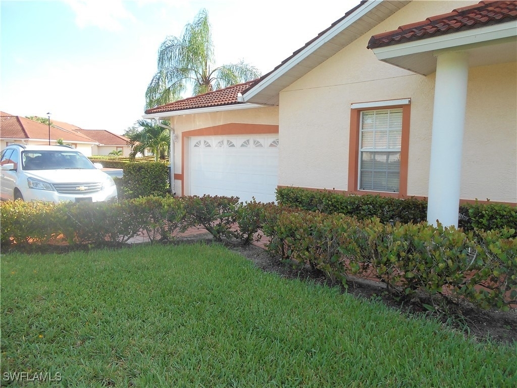 230 W Naomi Drive - Photo 1