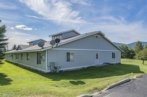 542 S Summit St - Photo 4