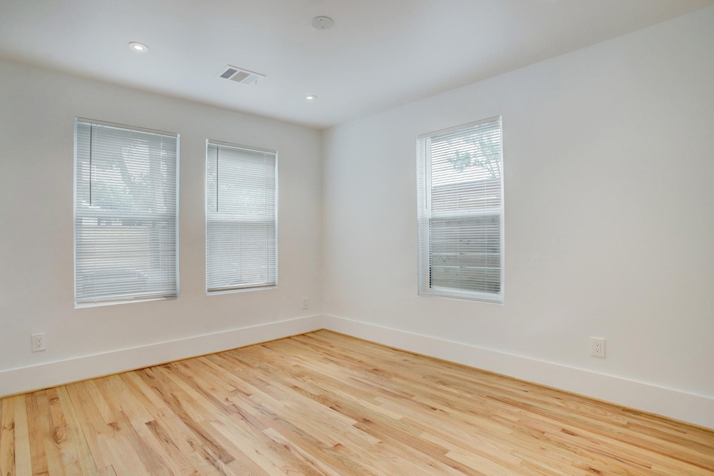 6107 N Main St - Photo 6