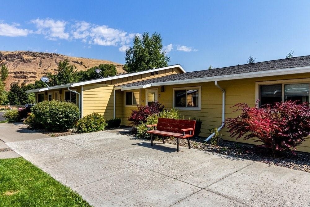 203 N Storie St - Photo 6