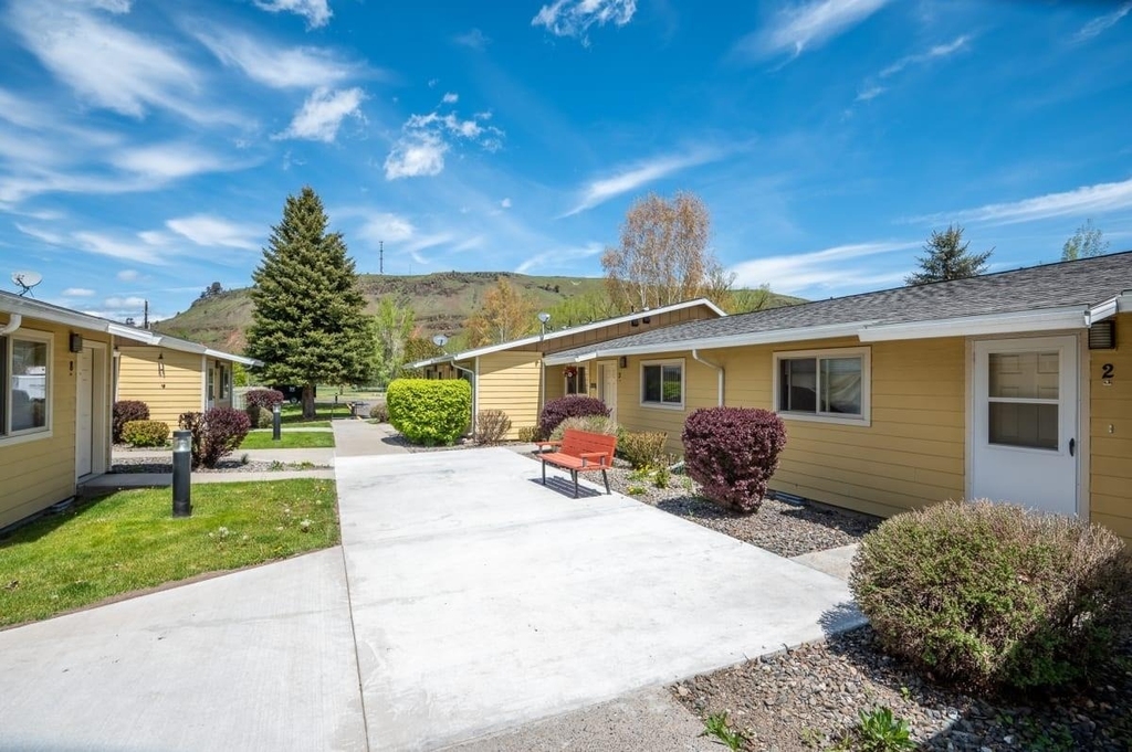 203 N Storie St - Photo 4
