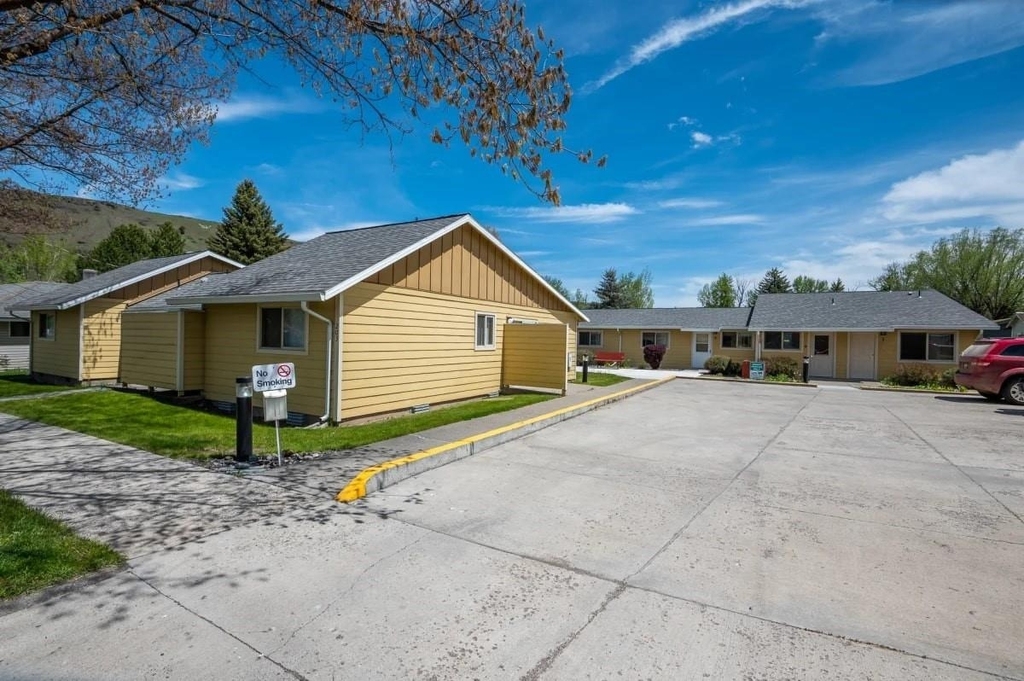 203 N Storie St - Photo 3