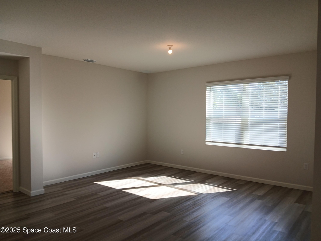 1560 Gardenton Street Nw - Photo 3