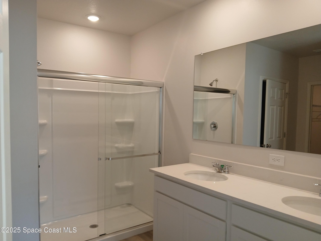 1560 Gardenton Street Nw - Photo 5