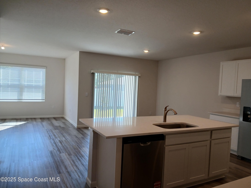 1560 Gardenton Street Nw - Photo 2