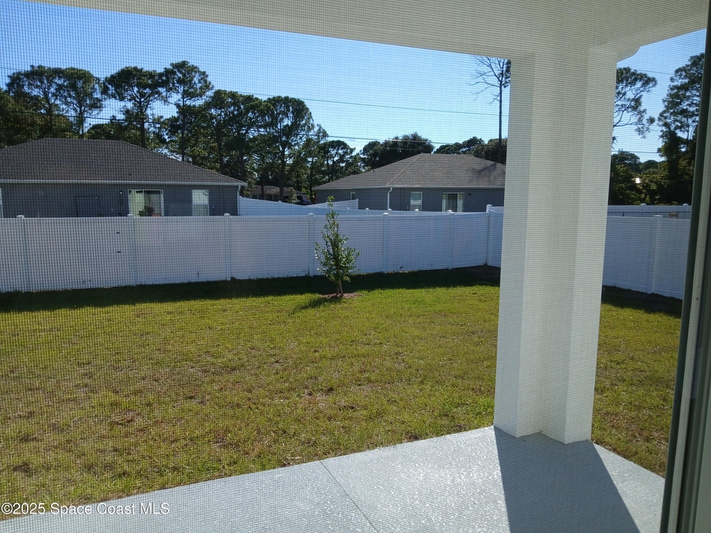 1560 Gardenton Street Nw - Photo 9