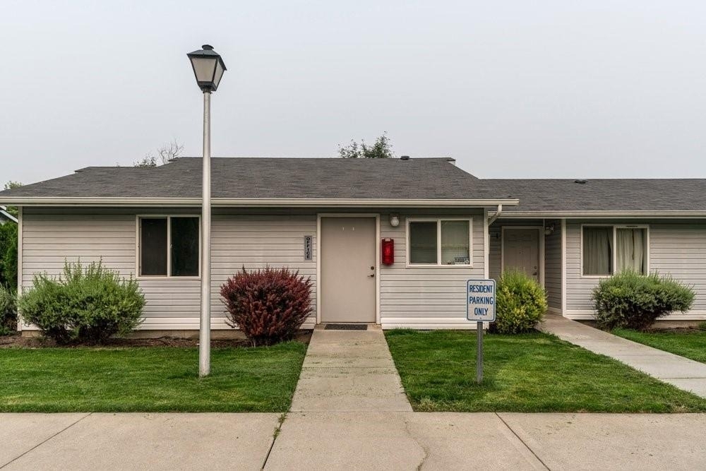 550 E 8th Ave - Photo 0