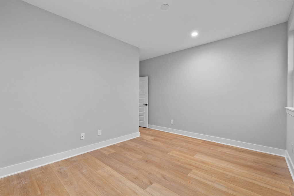 4210 Mckinley Street - Photo 17