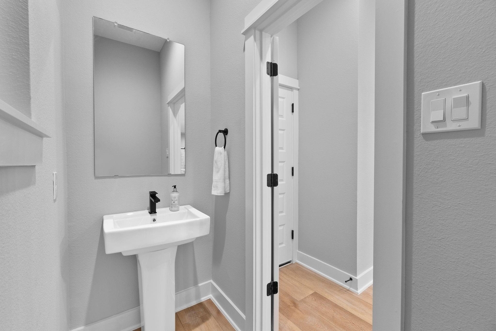 4210 Mckinley Street - Photo 8