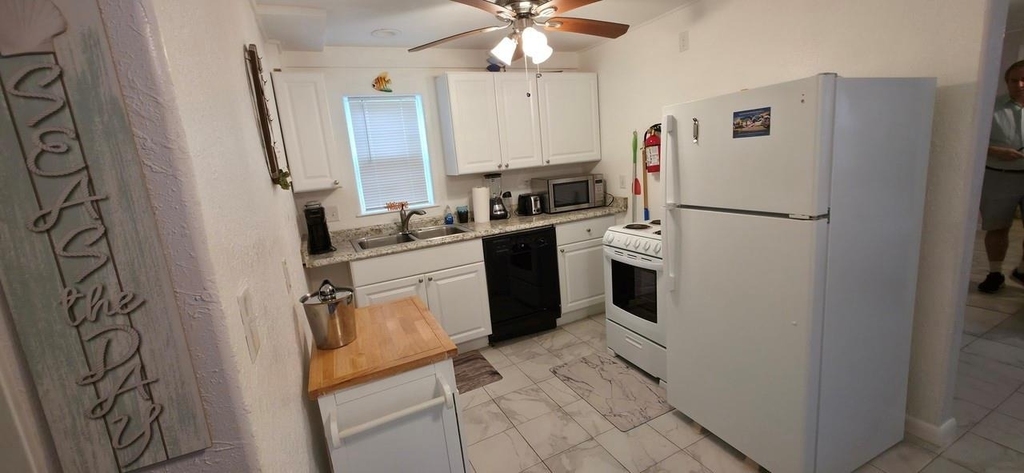1915 Avenue O 1/2 Rear Unit A - Photo 17