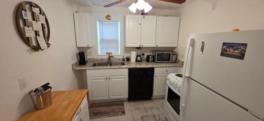 1915 Avenue O 1/2 Rear Unit A - Photo 11