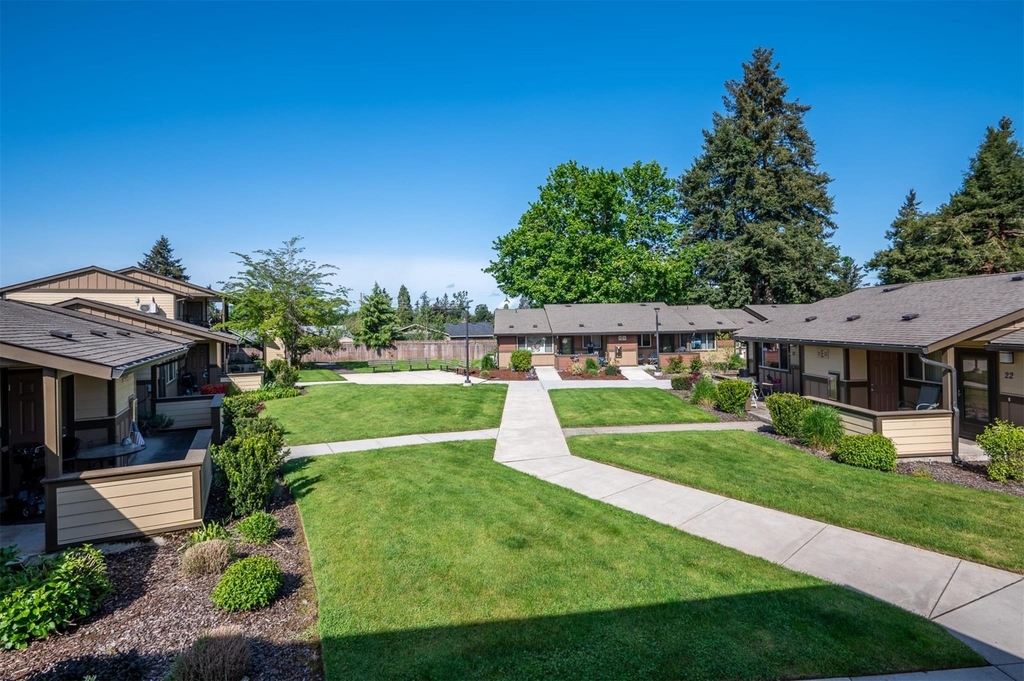 621 N Douglas St - Photo 4