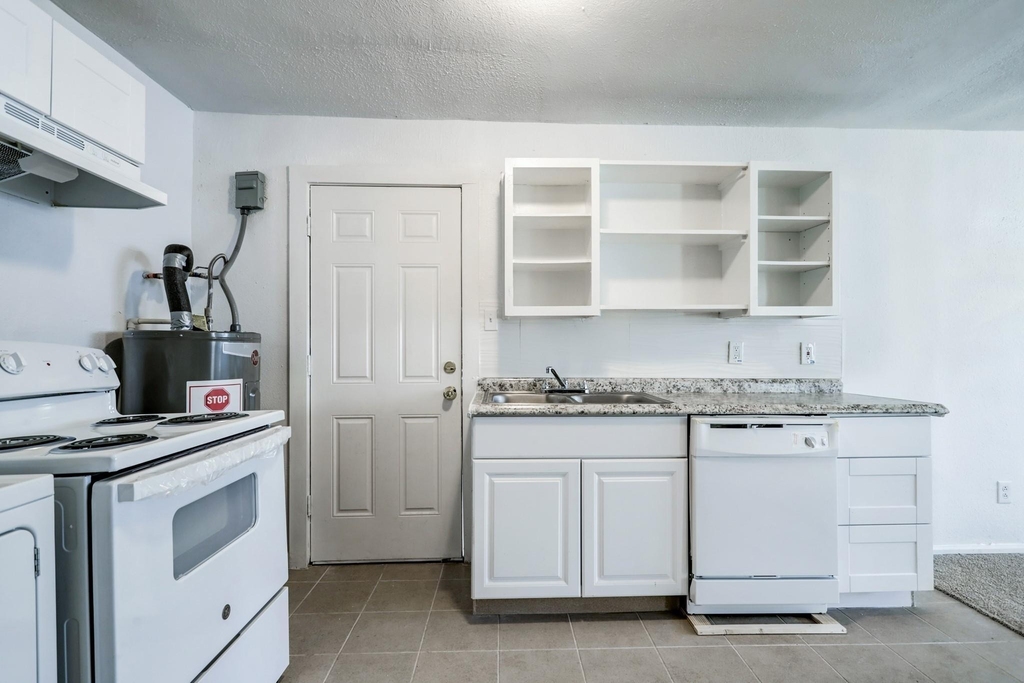 3823 Lydia Street - Photo 9