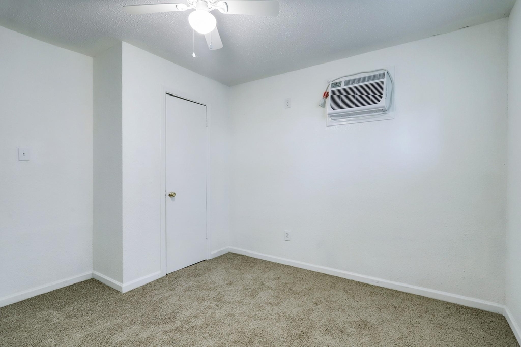 3823 Lydia Street - Photo 12