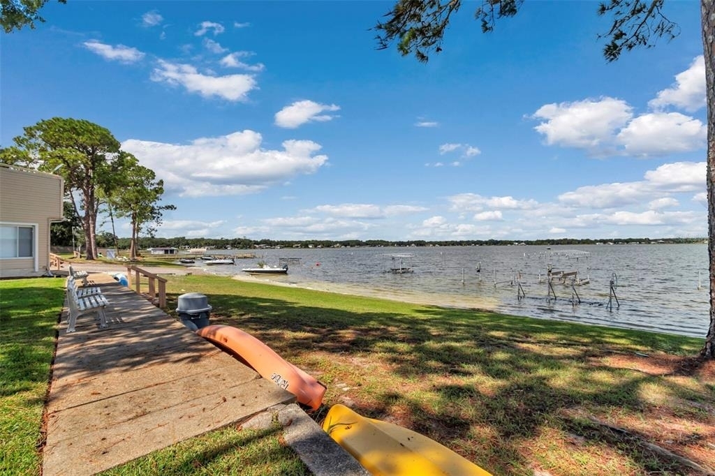 11001 Se Sunset Harbor Rd - Photo 2