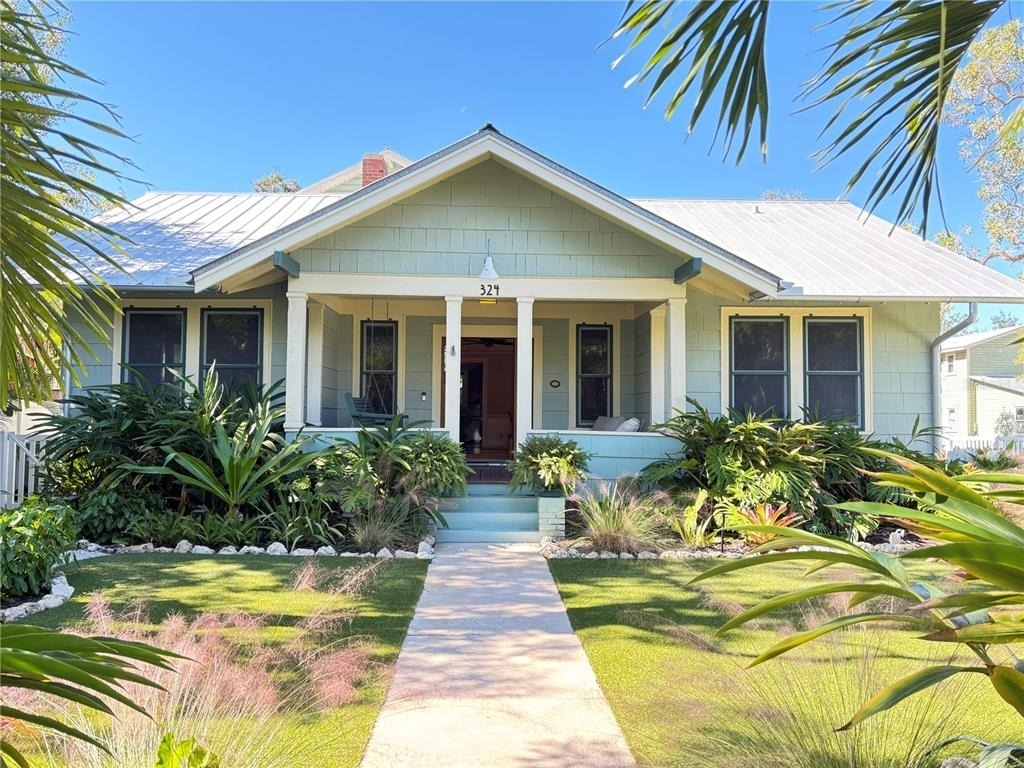 324 Julia Place - Photo 1