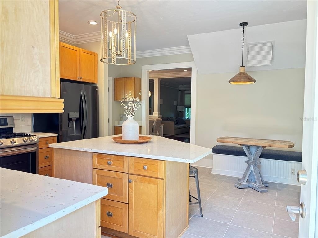 324 Julia Place - Photo 18