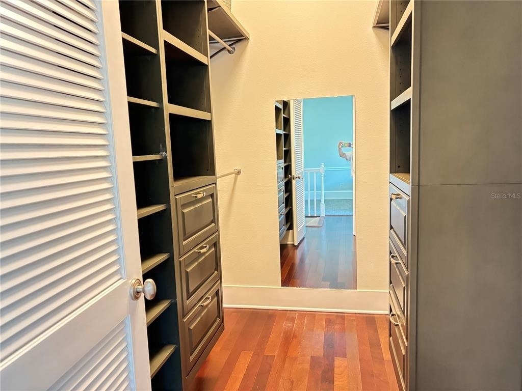 324 Julia Place - Photo 33