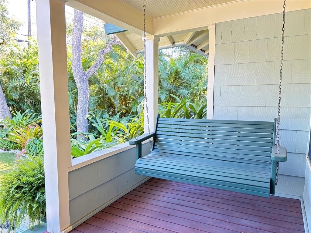 324 Julia Place - Photo 3