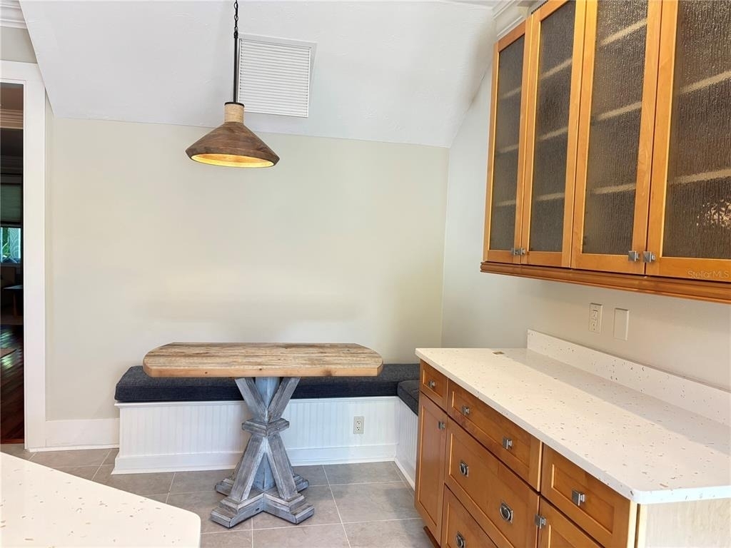 324 Julia Place - Photo 19
