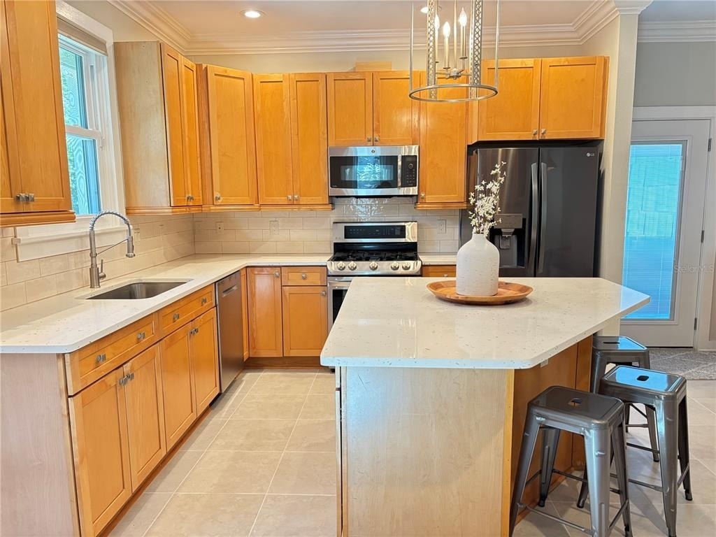 324 Julia Place - Photo 16