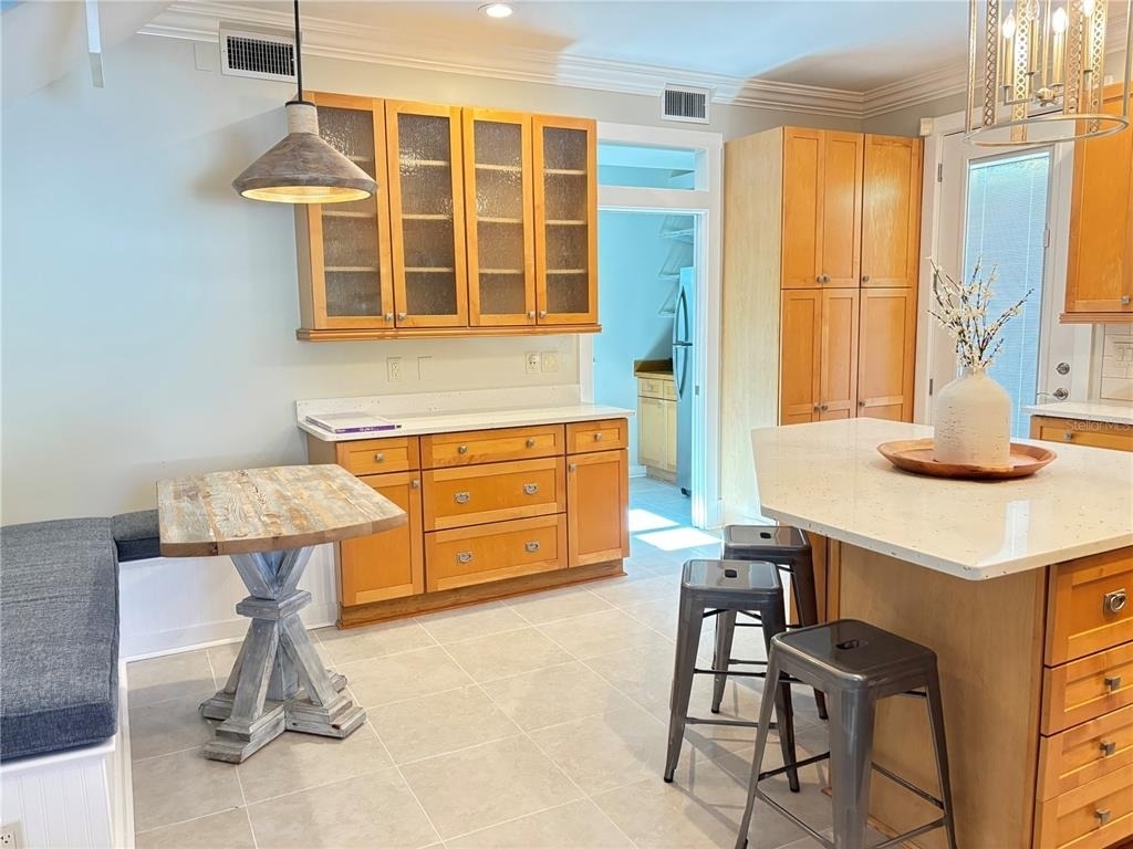 324 Julia Place - Photo 14