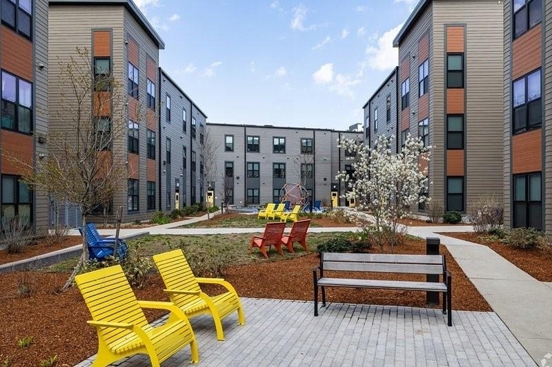 100 Cabot St - Photo 12