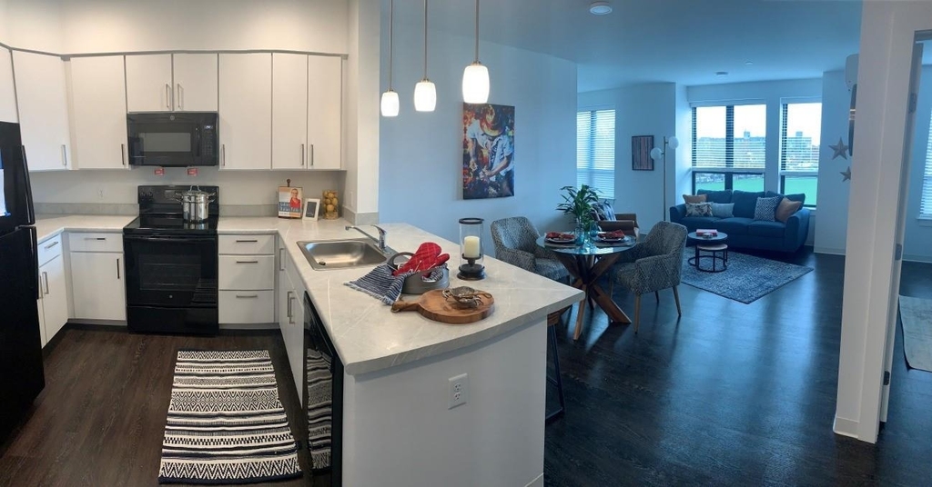 100 Cabot St - Photo 10